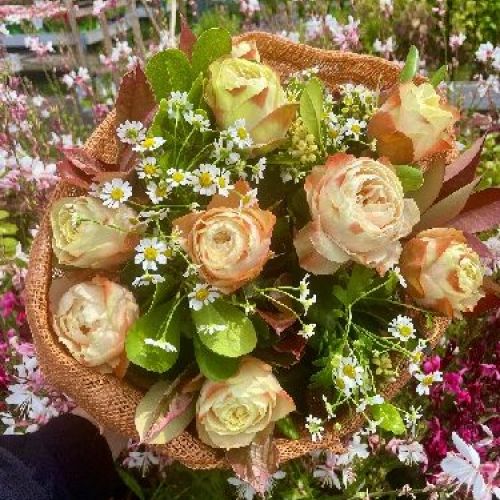 BOUQUET PESCA <br/> Bouquet di Fiori e Richiesta Consegna a Domicilio